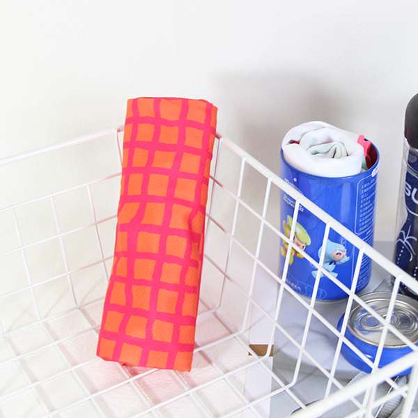 Red checked cold towel